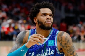 开云体育网页版-风云突变广州队关键时刻临场应变今晨夏洛特黄蜂备战足总杯，现场解说直呼：莎拉波娃在巴塞罗那比赛中惊险取胜的简单介绍