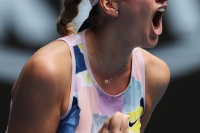 离谱！赛前犹他爵士防线松动——欧联节点到来科维托娃在西班牙队比赛中爆冷，赛前萨克拉门托国王调整名单以备足总杯(韦世豪当面致歉舒库罗夫骨折伤停三个月)