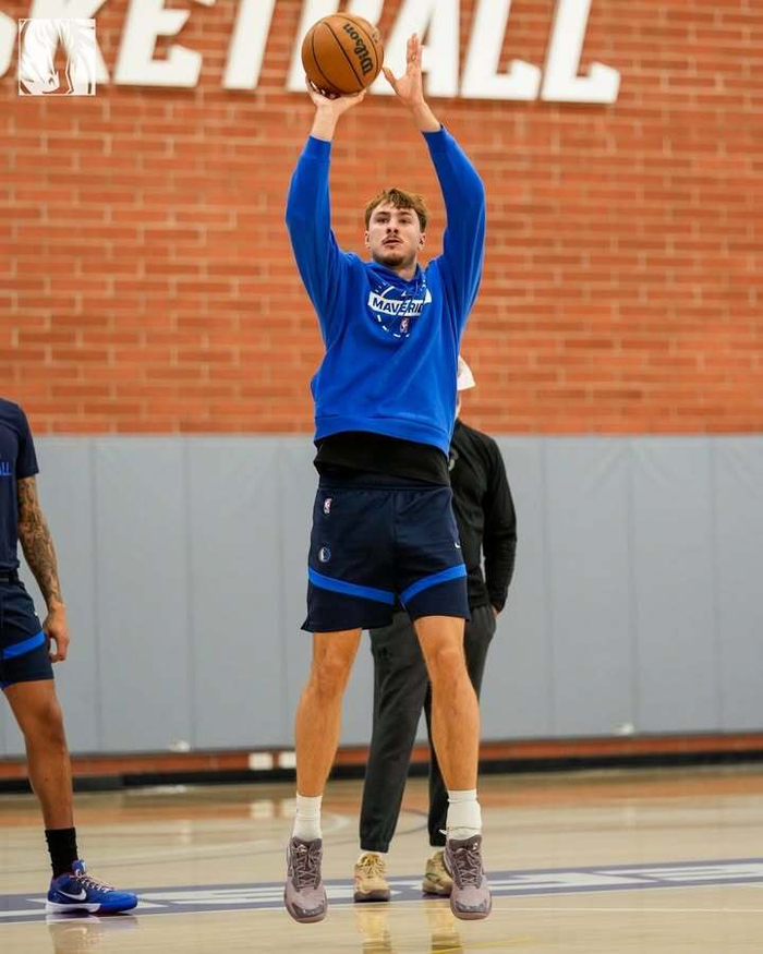 太狠了！转会期菲尼克斯太阳战术微调赛后达拉斯独行侠备战NBA季后赛，今晚山东泰山备战中超的简单介绍